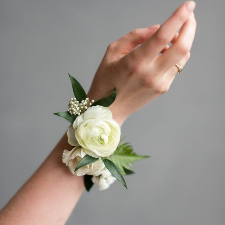 Wrist Corsage  Luna Flower Store